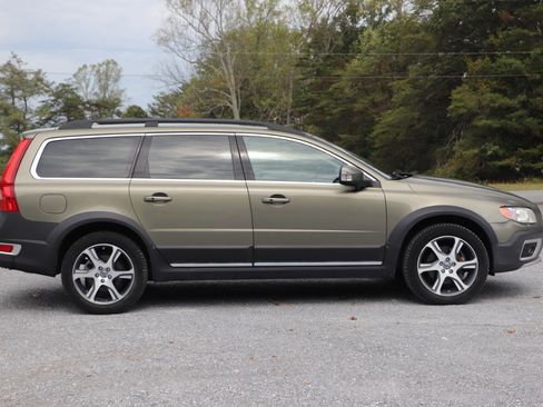 Used 2011 Volvo XC70 T6 image 2