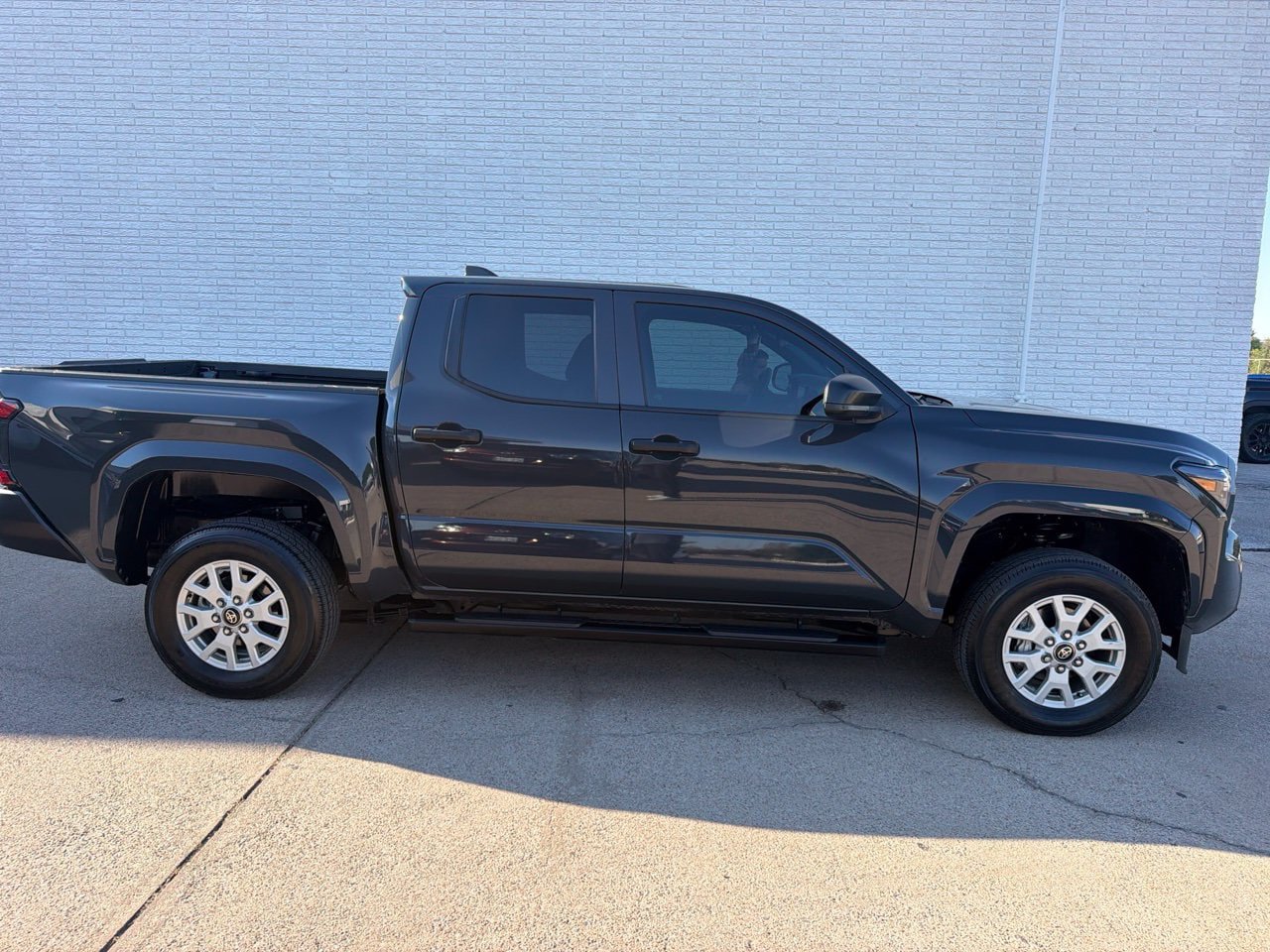 Used 2025 Toyota Tacoma SR RWD image 2