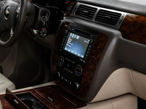 Used 2013 Chevrolet Tahoe LTZ RWD image 27