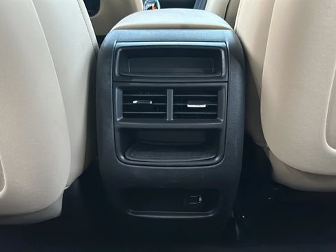 Used 2018 Cadillac XT5 Luxury w/ Driver Awareness Package AWD/4WD image 39