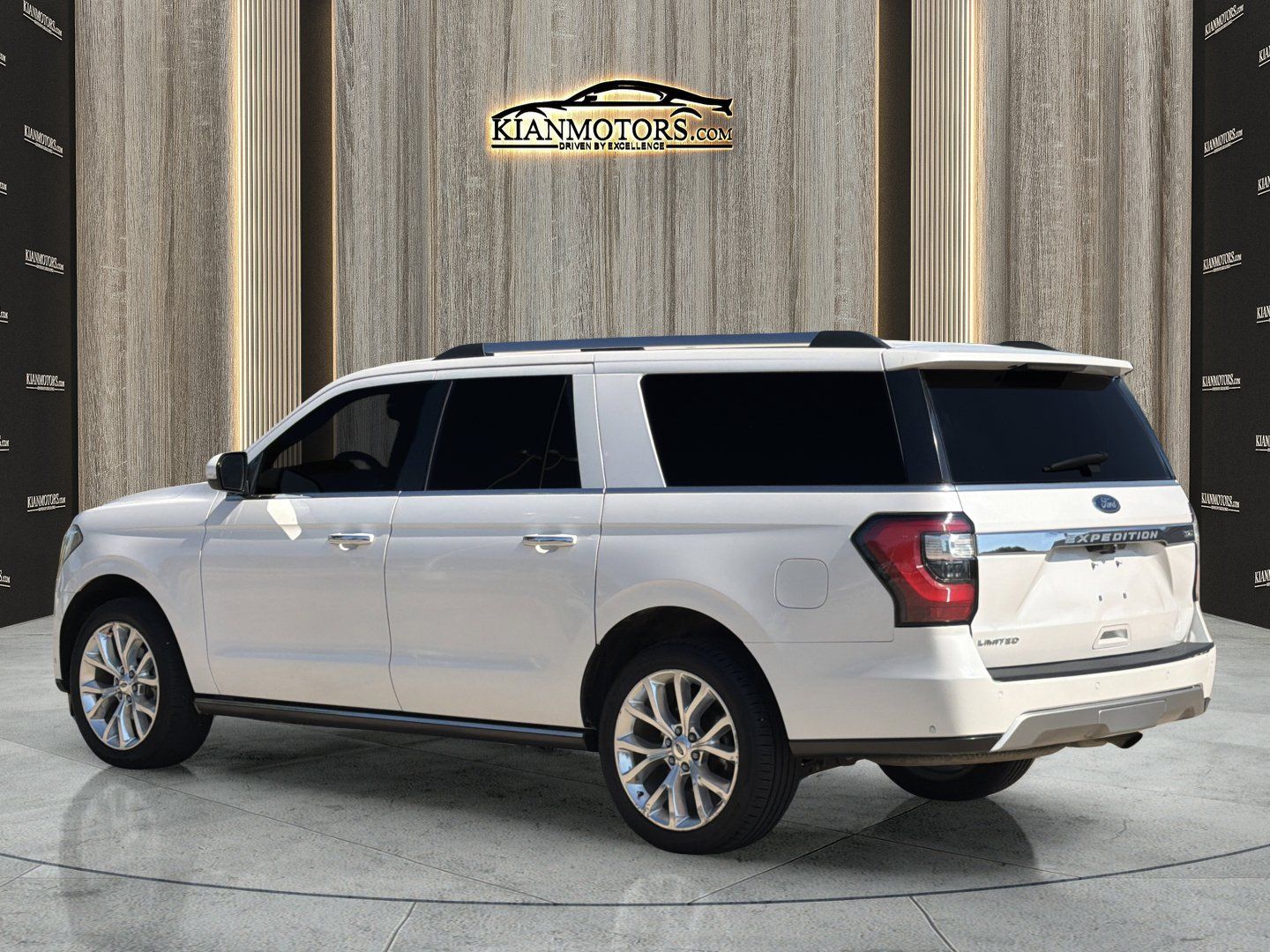 Used 2018 Ford Expedition Max Limited w/ Equipment Group 302A RWD image 5