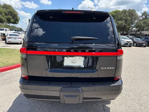 Used 2026 Lexus GX 550 w/ Cold Area Package AWD/4WD image 4