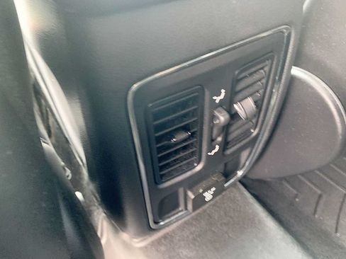 Used 2019 Jeep Grand Cherokee Altitude AWD/4WD image 22