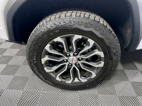 Used 2026 GMC Canyon Denali AWD/4WD image 9