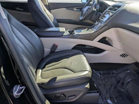 Used 2020 Lincoln Nautilus Reserve image 18