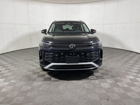 New 2026 Volkswagen Tiguan SE image 3