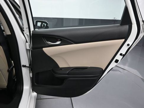 Used 2019 Honda Civic EX image 32