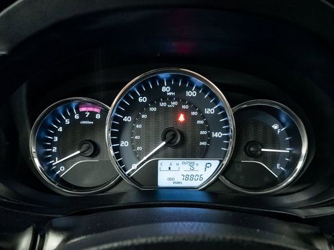 Used 2015 Toyota Corolla LE FWD image 14
