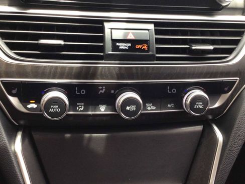 Used 2019 Honda Accord EX image 19