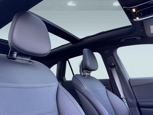 Used 2026 Mercedes-Benz GLC 300 image 14