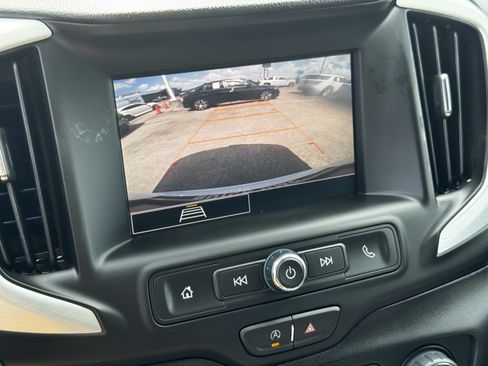 Used 2024 GMC Terrain SLE FWD image 17
