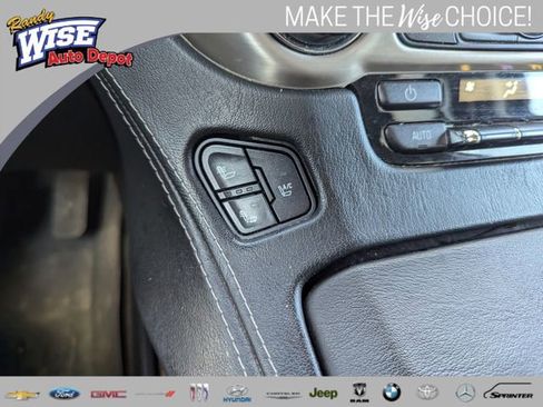 Used 2015 GMC Yukon XL Denali w/ Premium Package image 17