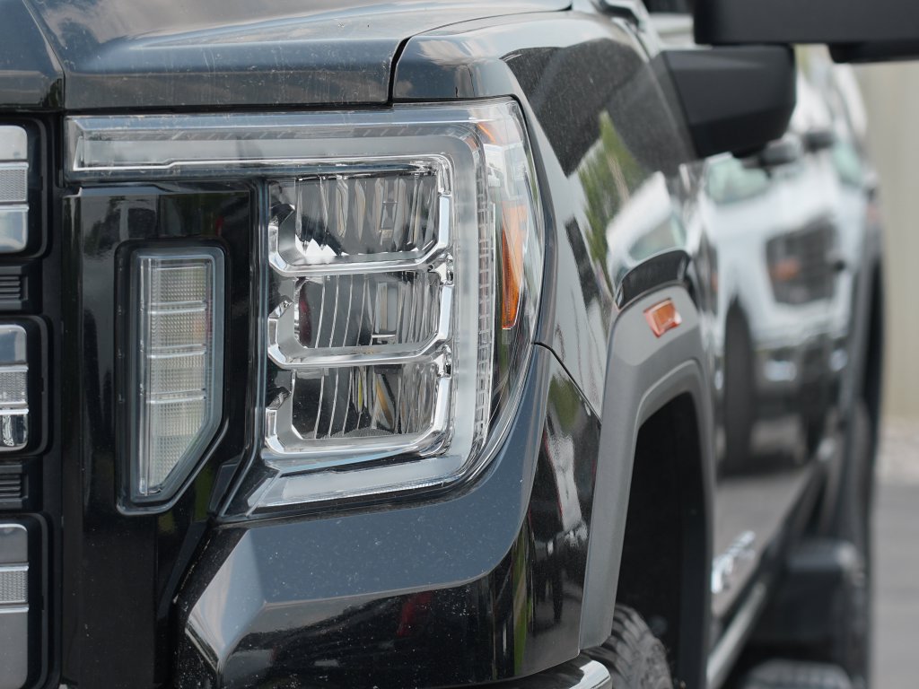 Used 2020 GMC Sierra 3500 AT4 w/ AT4 Premium Package AWD/4WD image 9
