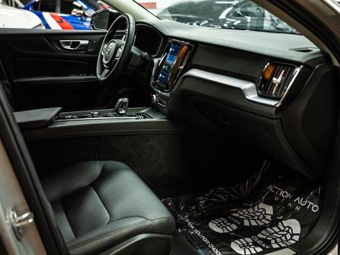 Used 2024 Volvo S60 B5 Core image 13