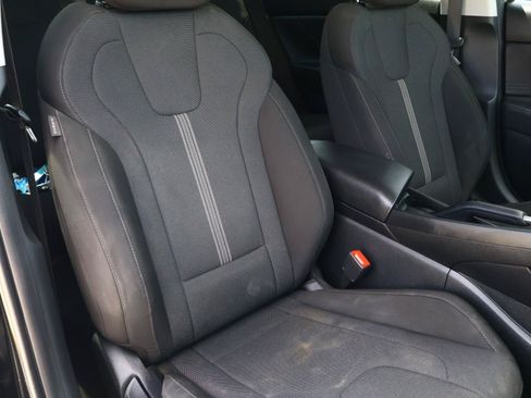 Used 2025 Hyundai Elantra SE FWD image 15
