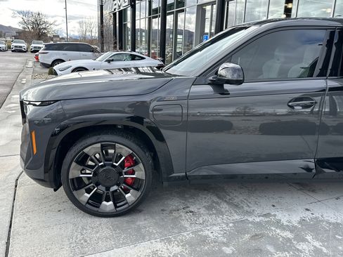 Used 2024 BMW XM Base image 9