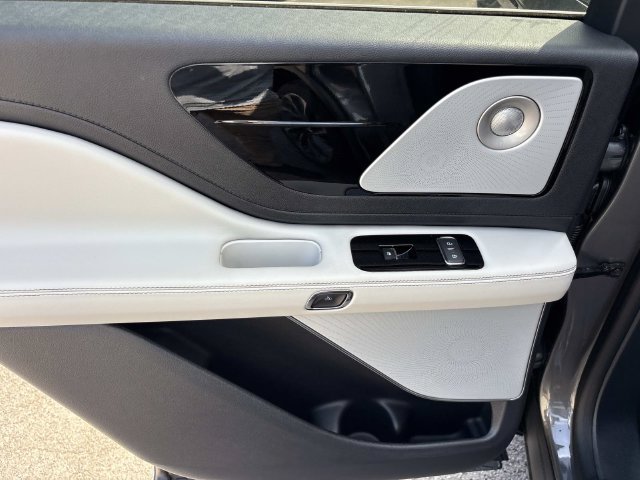 New 2027 Lincoln Aviator Reserve AWD/4WD image 17