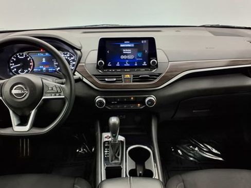 Used 2024 Nissan Altima 2.5 SV image 22