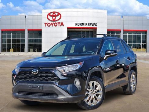 Used 2021 Toyota RAV4 XLE Premium image 1