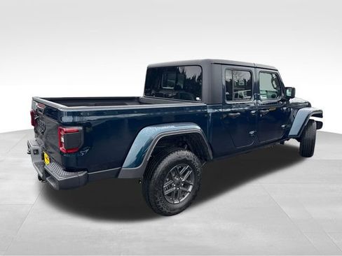 New 2025 Jeep Gladiator Sport image 7