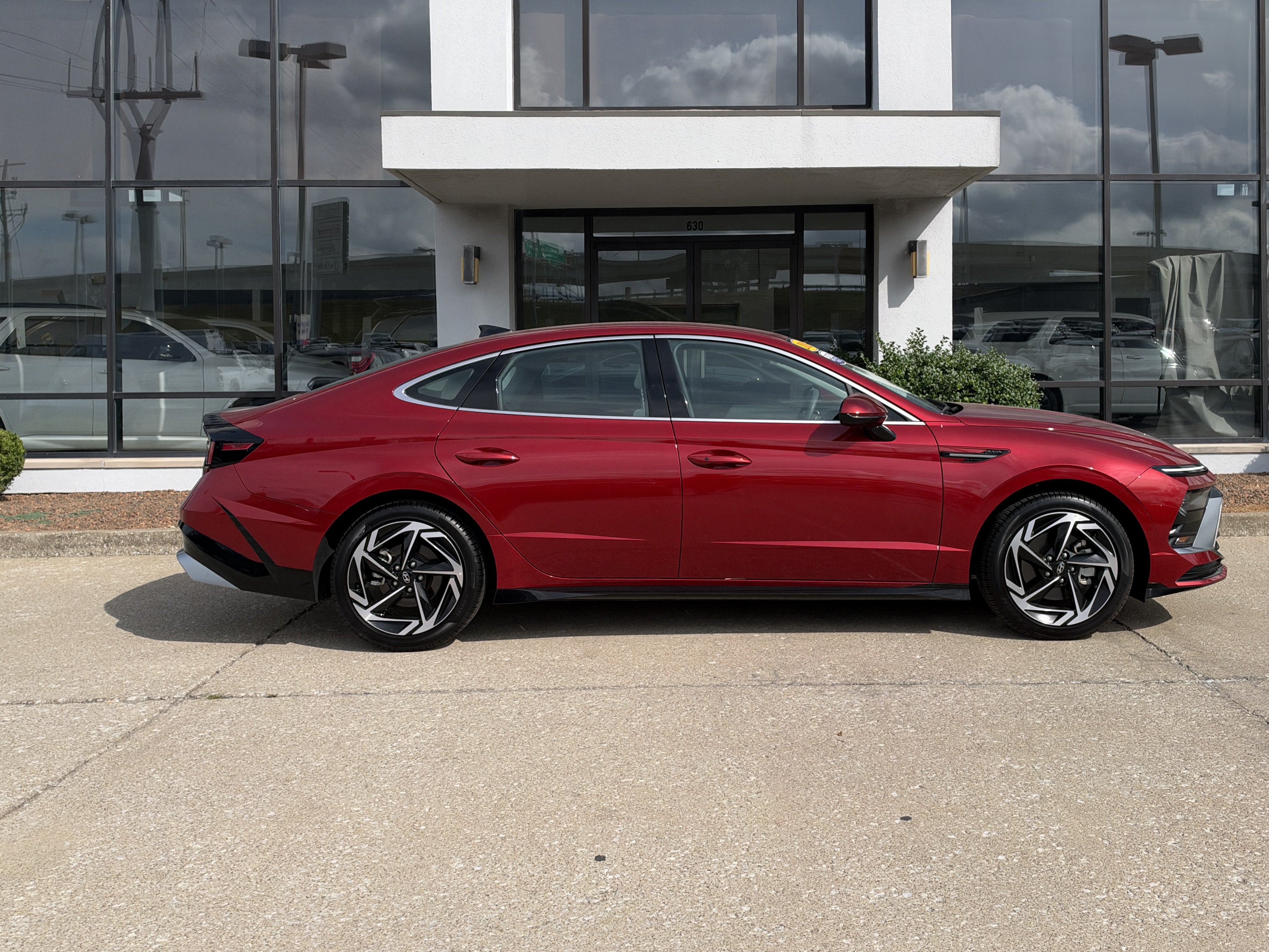 Certified 2026 Hyundai Sonata SEL FWD image 3