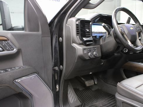 Used 2024 Chevrolet Silverado 2500 High Country image 58