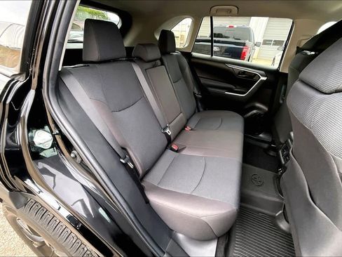 Used 2023 Toyota RAV4 LE AWD/4WD image 20