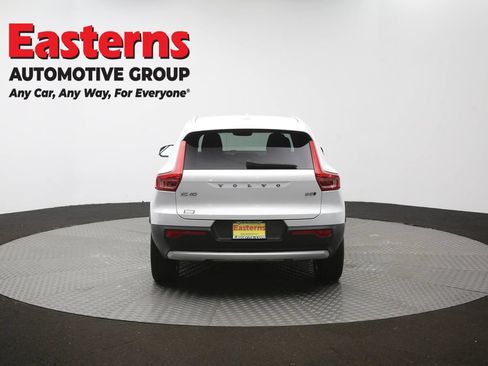 Used 2023 Volvo XC40 B5 Core AWD/4WD image 38