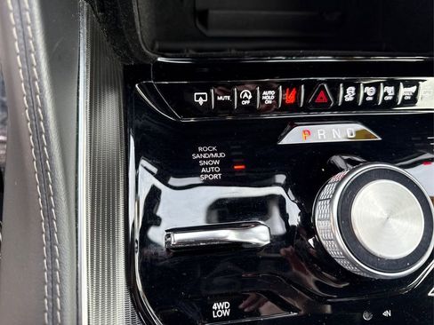 Used 2024 Jeep Grand Wagoneer Series II w/ Quick Order Packagew 28T image 39