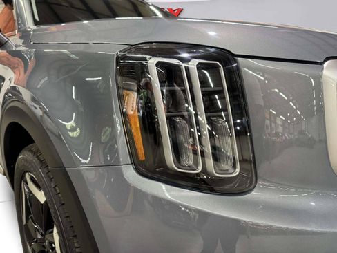Used 2025 Kia Telluride S FWD image 14