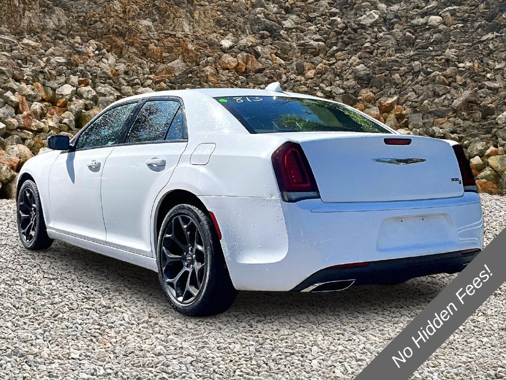 Used 2019 Chrysler 300 S RWD image 10
