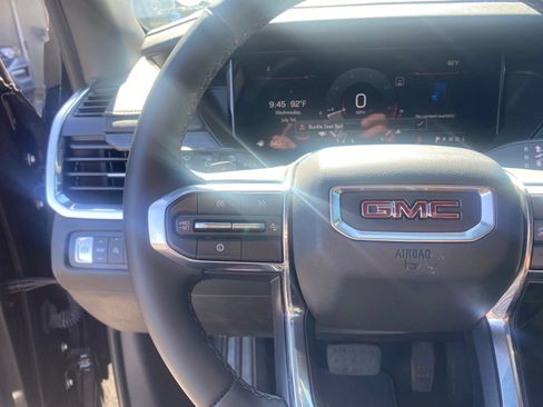 Used 2024 GMC Acadia Elevation w/ Luxury Package FWD image 13
