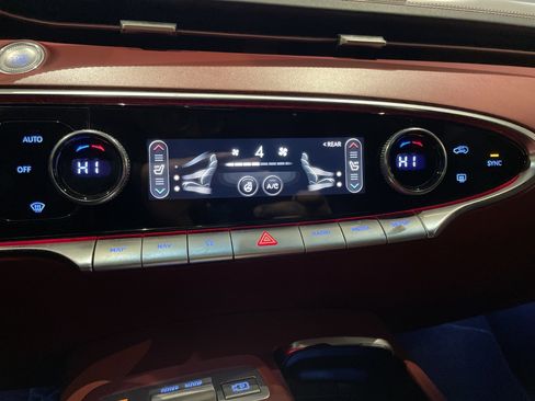 Used 2022 Genesis GV70 3.5T Sport w/ Sport Prestige Package image 34