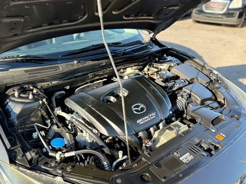 Used 2017 MAZDA MAZDA3 Sport w/ Preferred Equipment Package FWD image 14