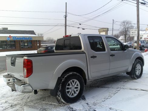 Used 2018 Nissan Frontier SV image 35