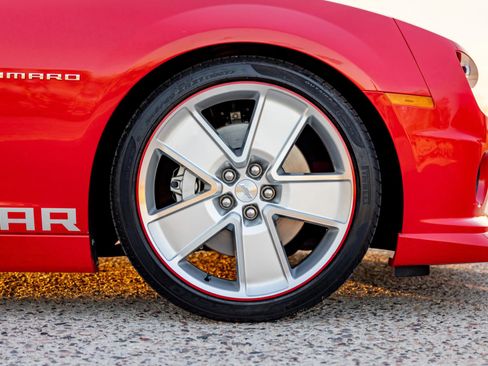 Used 2011 Chevrolet Camaro SS w/ LPO, Ground Effects Package image 31