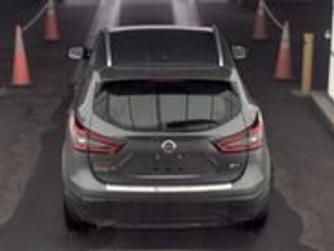 Used 2020 Nissan Rogue Sport SV FWD image 5