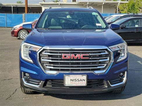 Used 2023 GMC Terrain SLT image 33