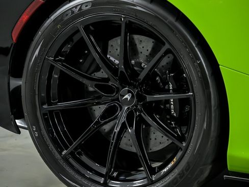 Used 2021 McLaren 765LT RWD image 17