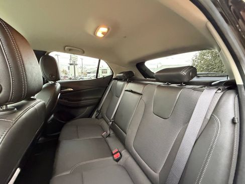 Used 2023 Buick Encore GX Select w/ Sport Touring Package image 25
