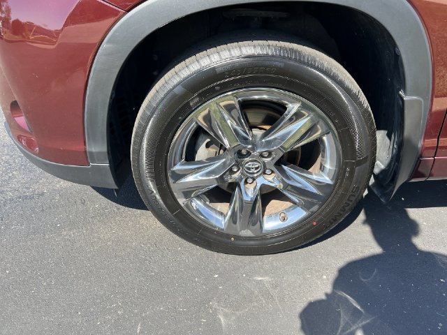 Used 2019 Toyota Highlander Limited Platinum AWD/4WD image 8