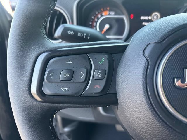Used 2026 Jeep Wrangler Unlimited Rubicon AWD/4WD image 30