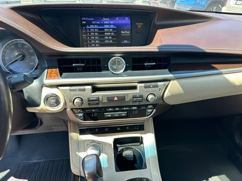 Used 2017 Lexus ES 350 w/ Luxury Package FWD image 28