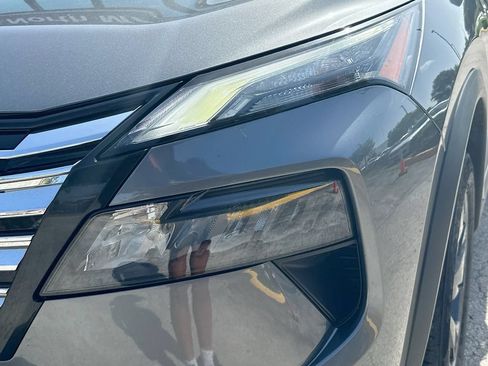 Used 2024 Nissan Rogue SV FWD image 33