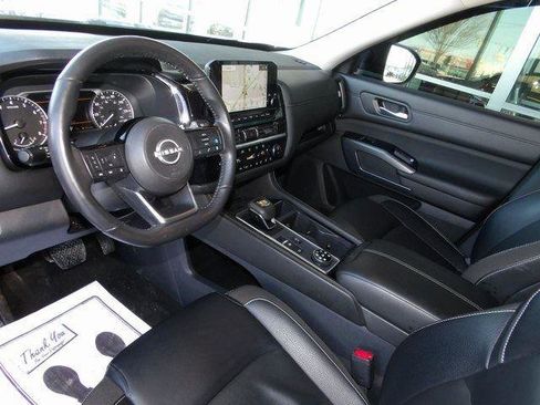 Certified 2024 Nissan Pathfinder SL image 15