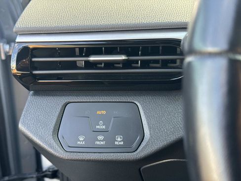 Used 2022 Volkswagen ID.4 Pro image 24