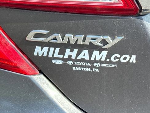 Used 2014 Toyota Camry XLE image 17