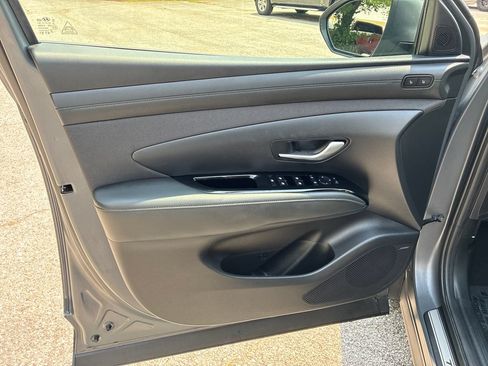 Used 2025 Hyundai Tucson Limited AWD/4WD image 10