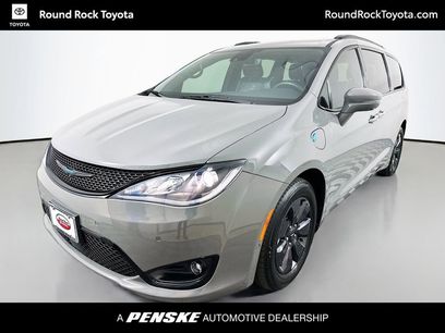 Used 2020 Chrysler Pacifica Limited w/ Advanced Safetytec Group