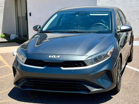 Used 2022 Kia Forte LXS w/ LXS Technology Package FWD image 3